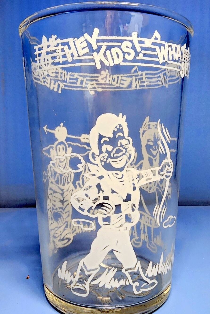 1953 Welch's Grape Juice 4 1/4" Glass Howdy Doody "It hits the spot" Vintage